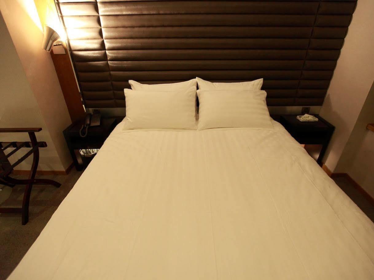 新麗旅店 Newful Hotel Taipei Exterior photo